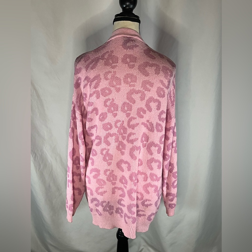 Hayden Los Angeles Leopard Print Open Front Cardigan Sweater w/Front Pockets - Picture 5 of 8